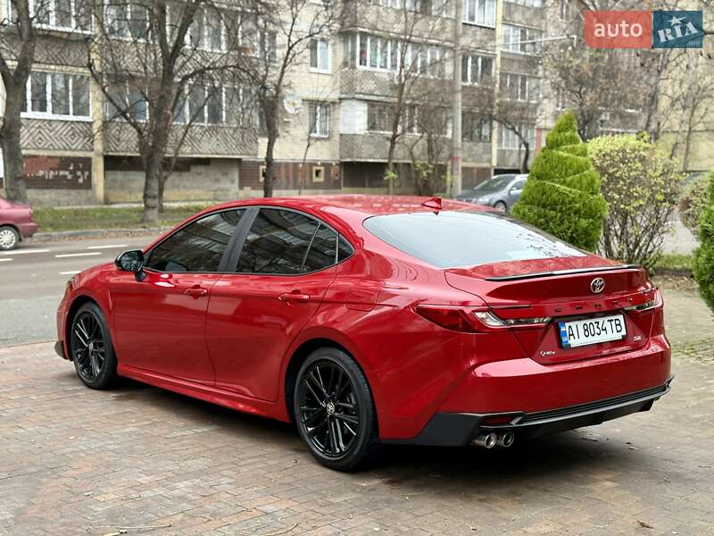 Седан Toyota Camry 2024 в Киеве