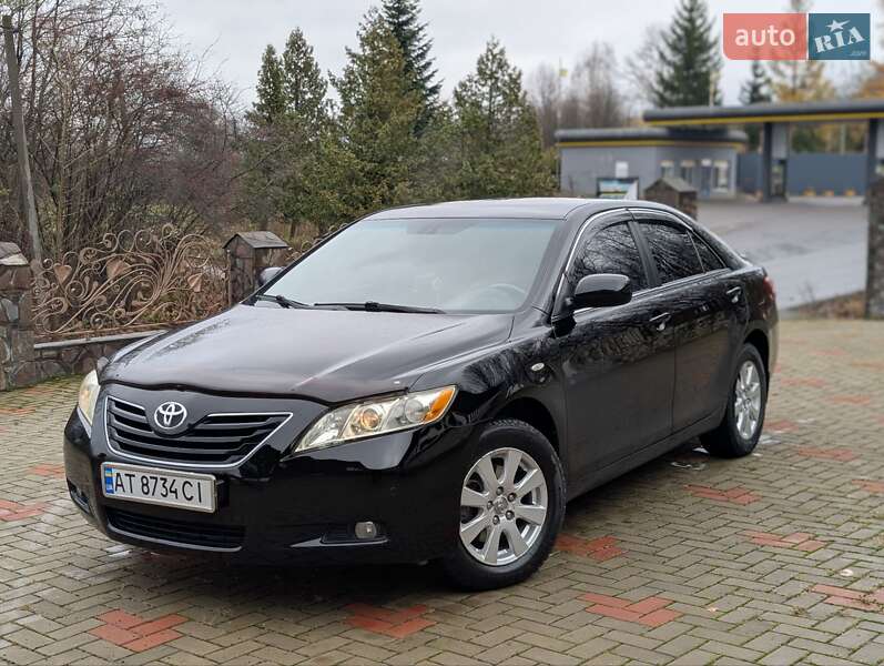Седан Toyota Camry 2008 в Ивано-Франковске