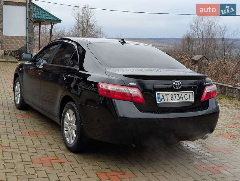 Седан Toyota Camry 2008 в Ивано-Франковске