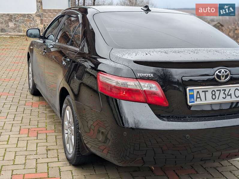 Седан Toyota Camry 2008 в Ивано-Франковске
