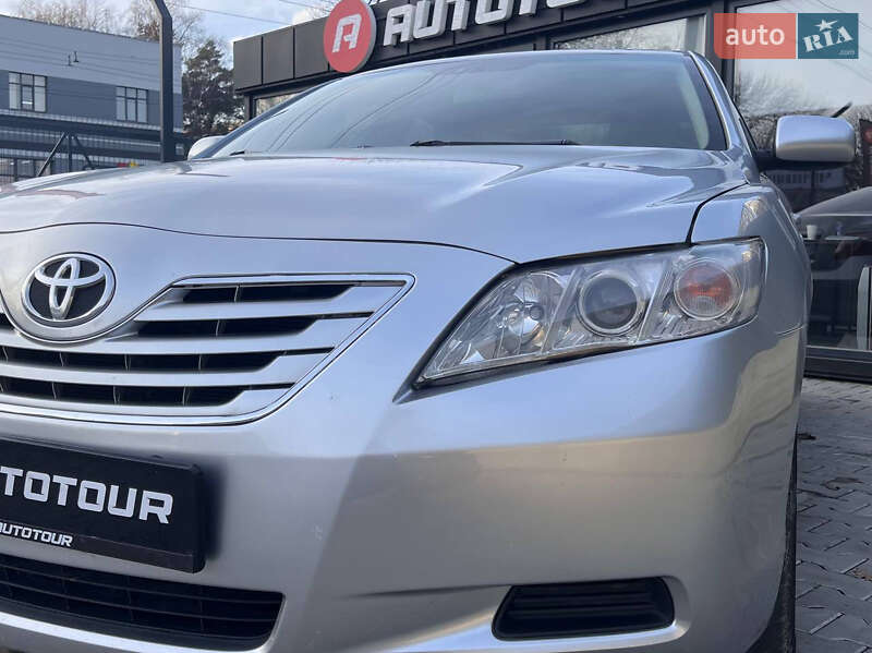 Седан Toyota Camry 2008 в Черновцах
