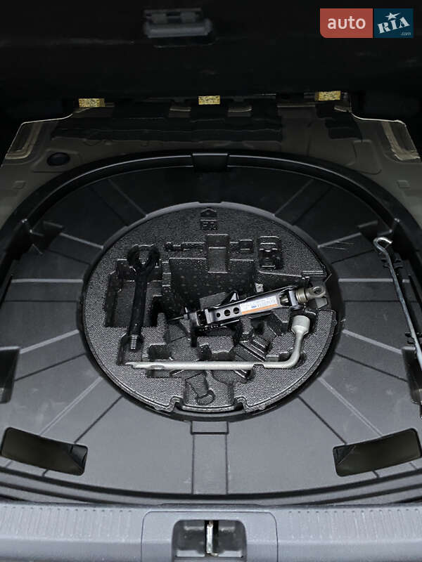 Седан Toyota Camry 2020 в Киеве