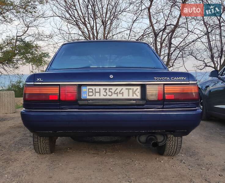 Седан Toyota Camry 1990 в Черноморске