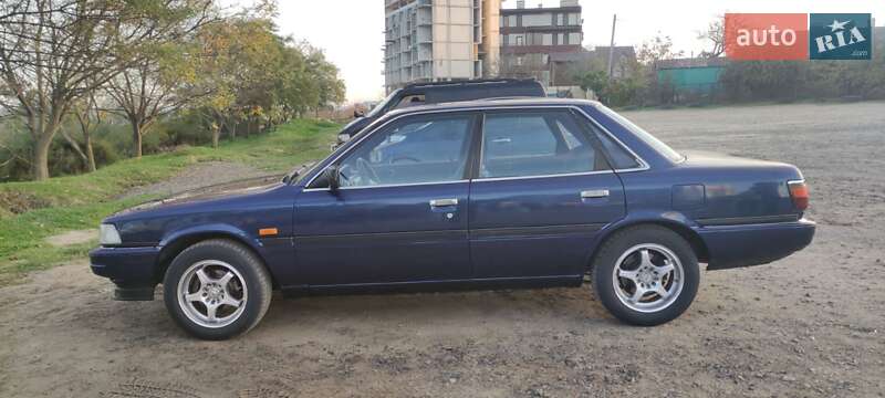 Седан Toyota Camry 1990 в Черноморске
