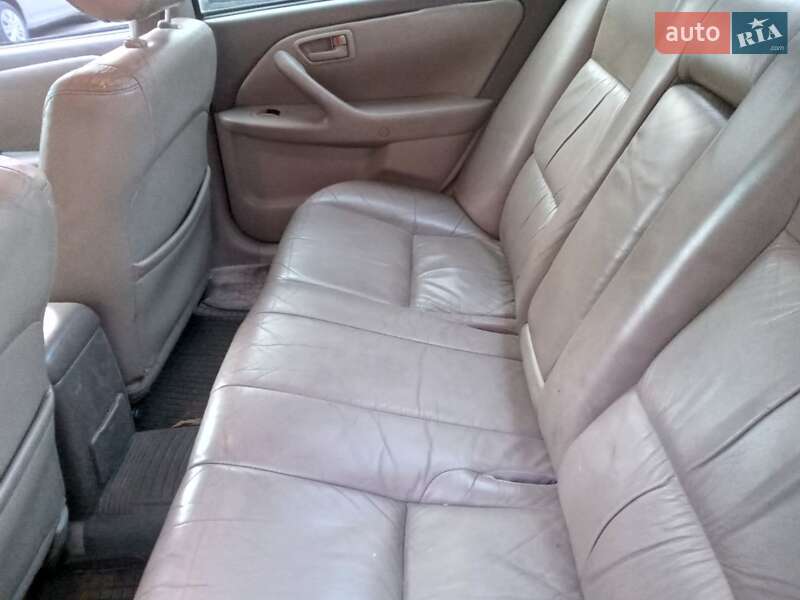 Седан Toyota Camry 2000 в Белгороде-Днестровском