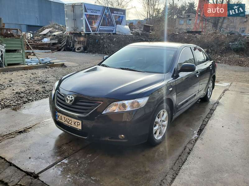 Седан Toyota Camry 2007 в Киеве