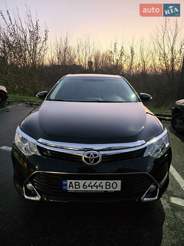 Седан Toyota Camry 2017 в Харькове
