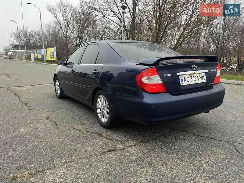 Седан Toyota Camry 2002 в Киеве