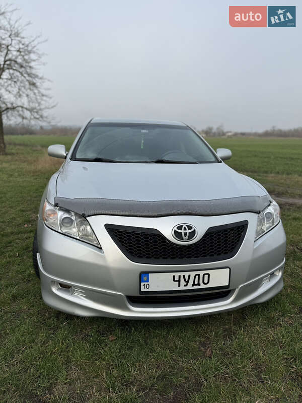 Седан Toyota Camry 2007 в Александровке