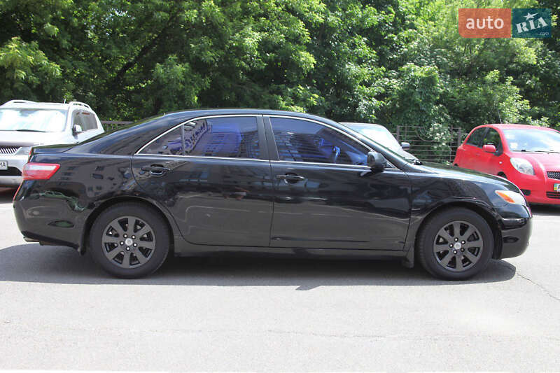 Седан Toyota Camry 2007 в Киеве
