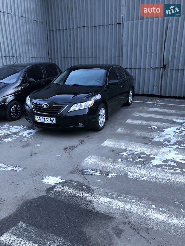 Седан Toyota Camry 2007 в Киеве