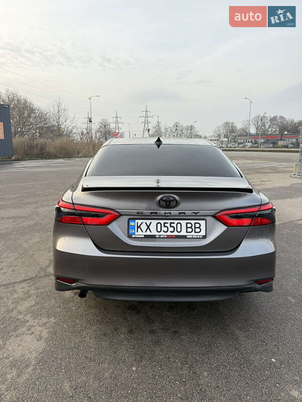 Седан Toyota Camry 2018 в Полтаве