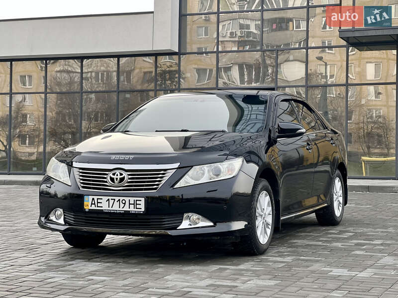 Седан Toyota Camry 2013 в Днепре