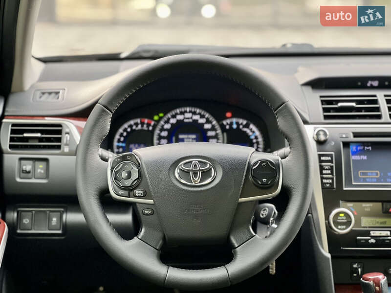 Седан Toyota Camry 2013 в Днепре