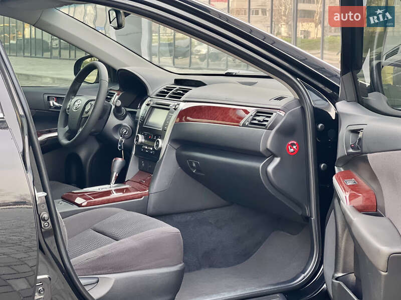 Седан Toyota Camry 2013 в Днепре