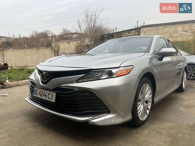 Седан Toyota Camry 2017 в Южноукраїнську