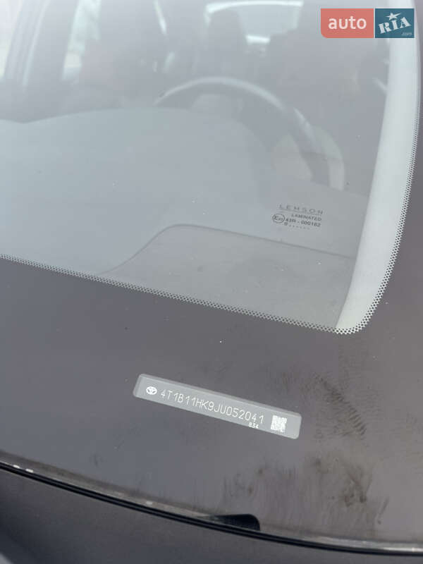 Седан Toyota Camry 2017 в Южноукраїнську