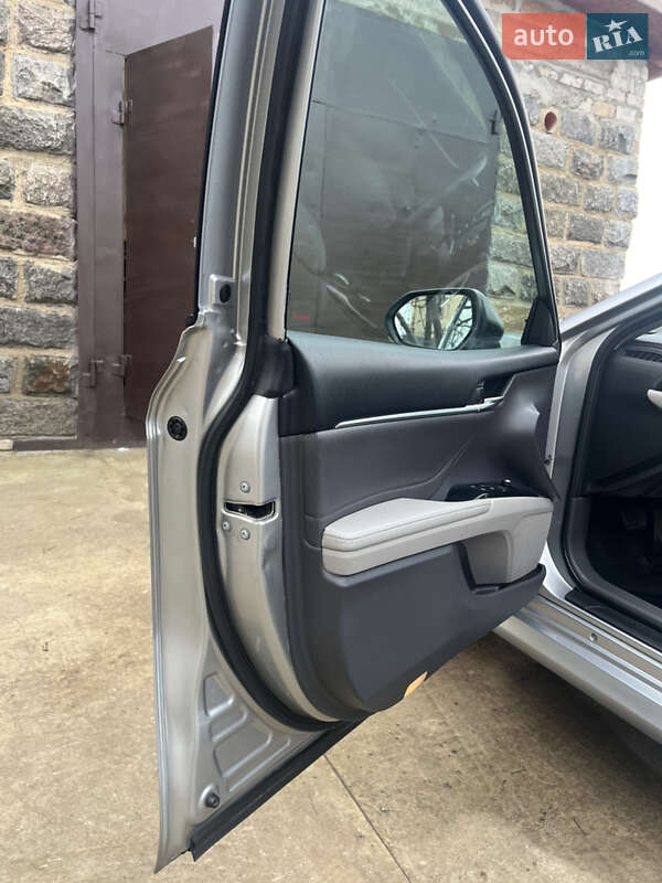 Седан Toyota Camry 2017 в Южноукраїнську