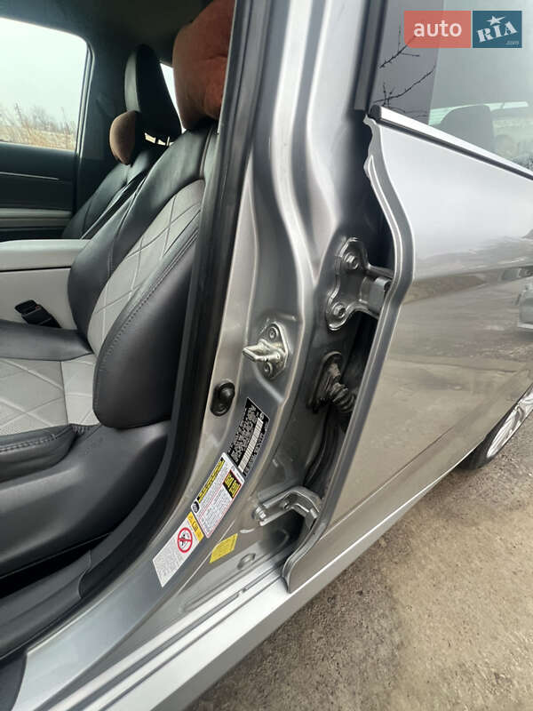 Седан Toyota Camry 2017 в Южноукраїнську