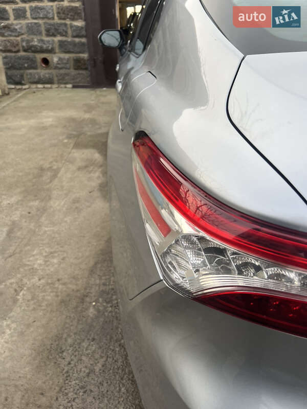 Седан Toyota Camry 2017 в Южноукраїнську