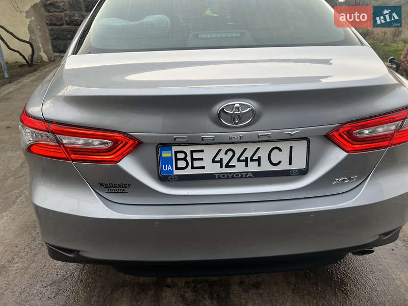 Седан Toyota Camry 2017 в Южноукраїнську