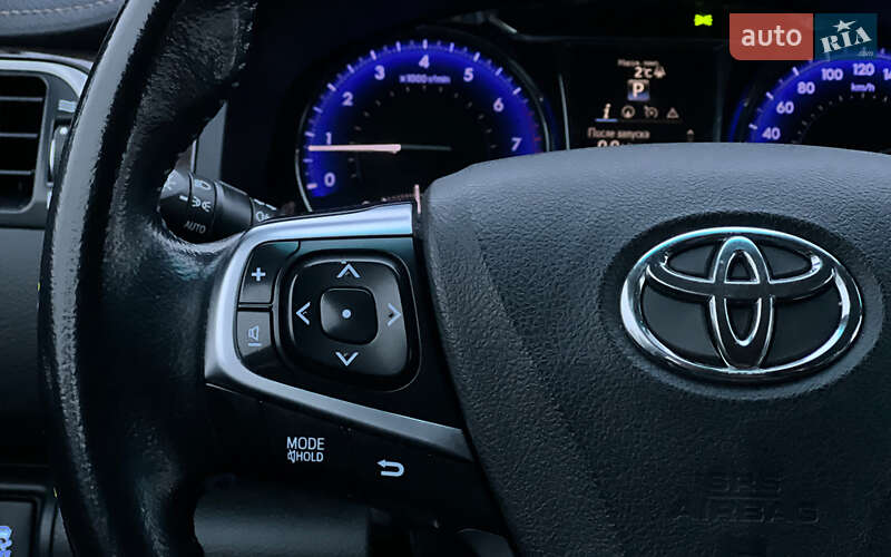 Седан Toyota Camry 2017 в Львове