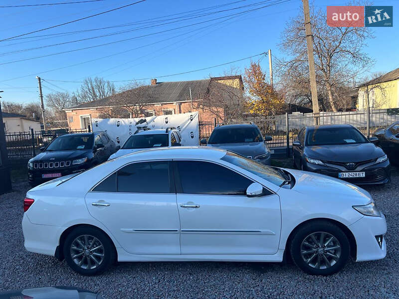 Седан Toyota Camry 2012 в Полтаве