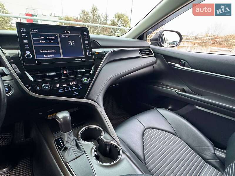 Седан Toyota Camry 2020 в Киеве