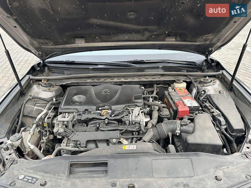 Седан Toyota Camry 2018 в Кременчуге