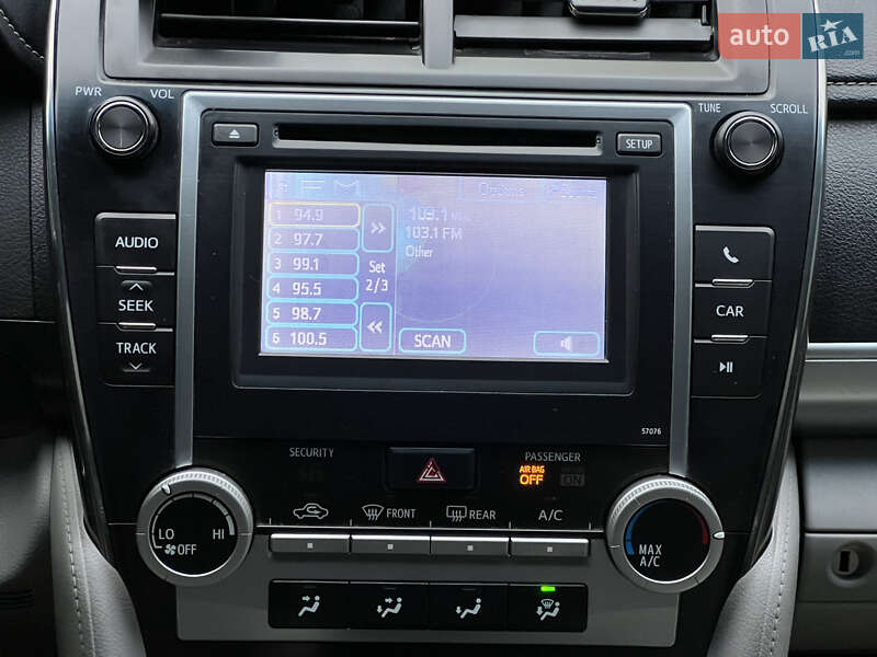 Седан Toyota Camry 2013 в Киеве