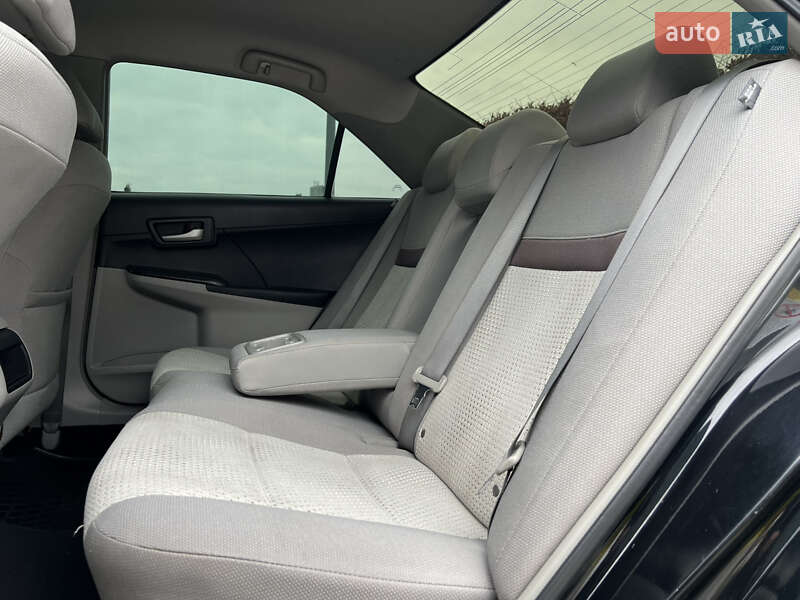 Седан Toyota Camry 2013 в Киеве