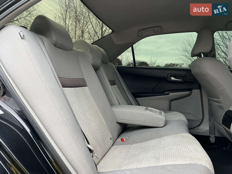 Седан Toyota Camry 2013 в Киеве