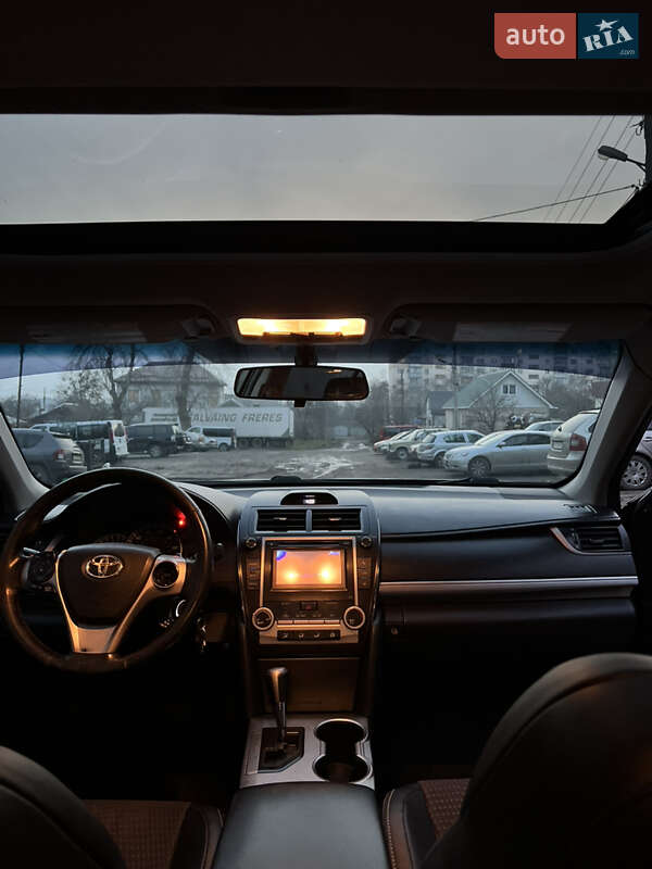 Седан Toyota Camry 2013 в Харькове