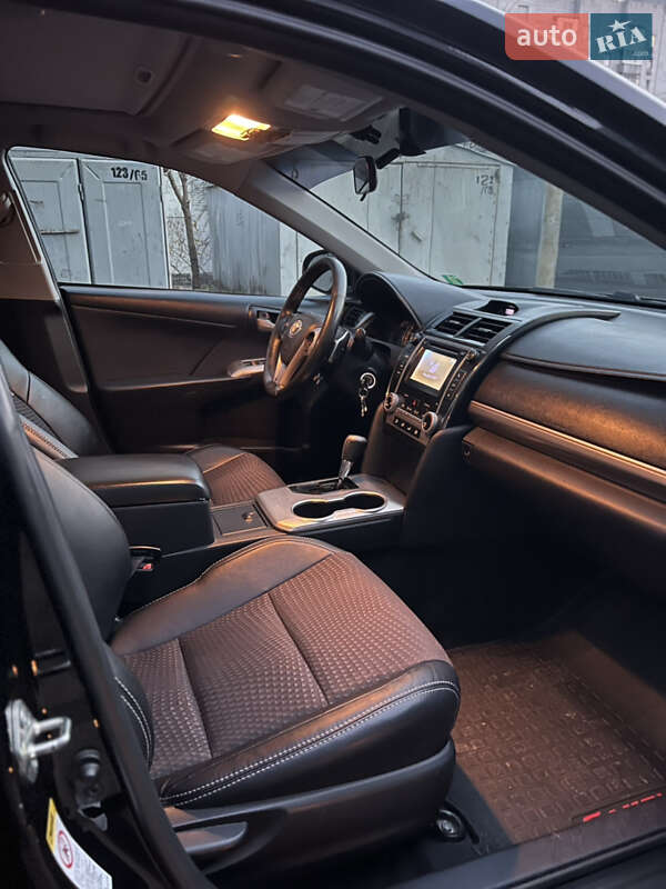 Седан Toyota Camry 2013 в Харькове