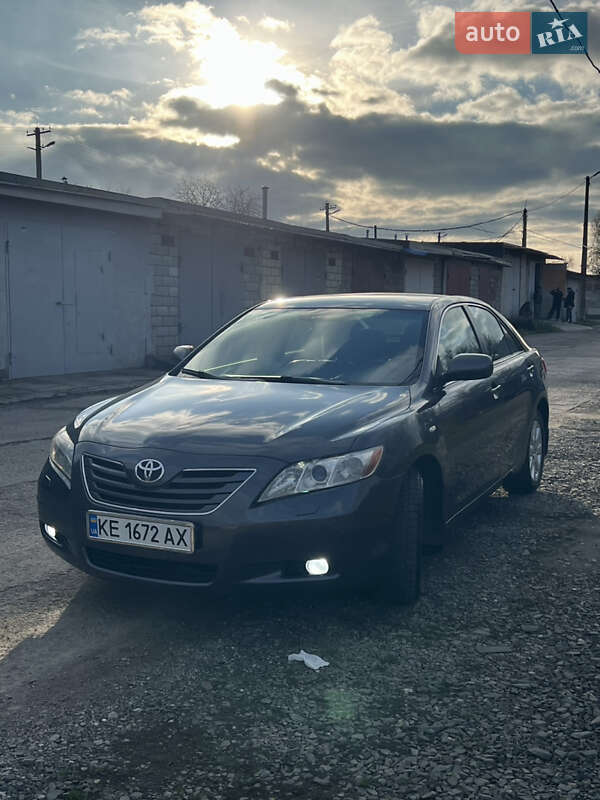 Седан Toyota Camry 2006 в Кривом Роге