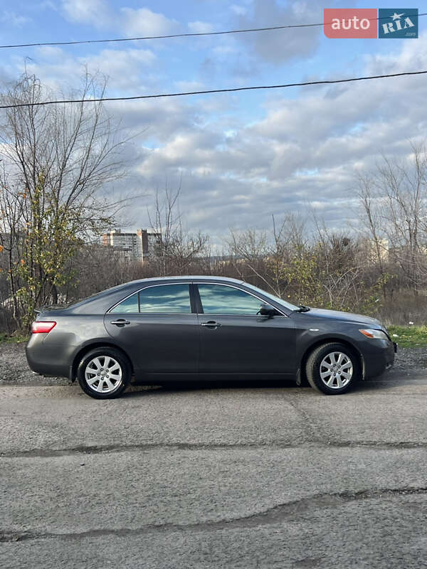 Седан Toyota Camry 2006 в Кривом Роге
