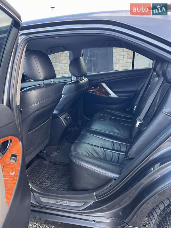 Седан Toyota Camry 2006 в Кривом Роге