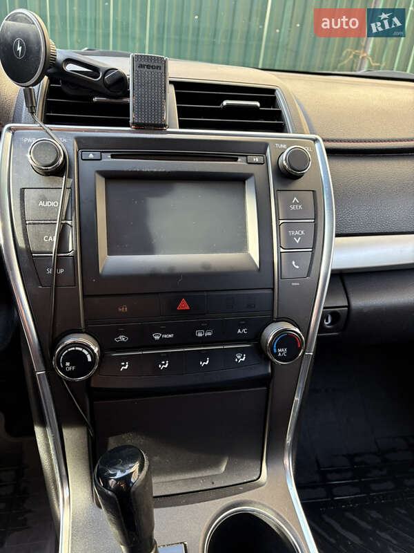 Седан Toyota Camry 2015 в Киеве