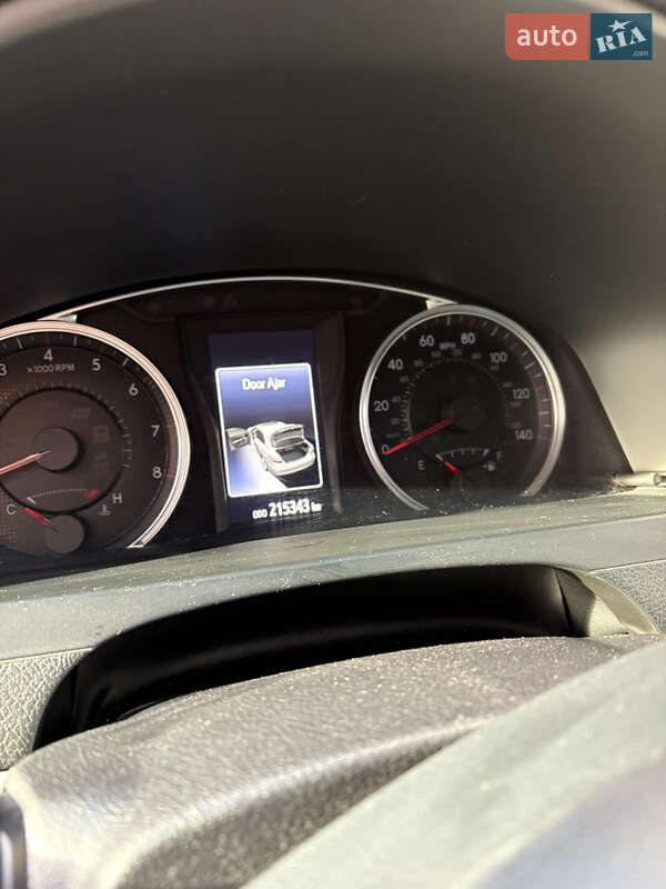 Седан Toyota Camry 2015 в Киеве