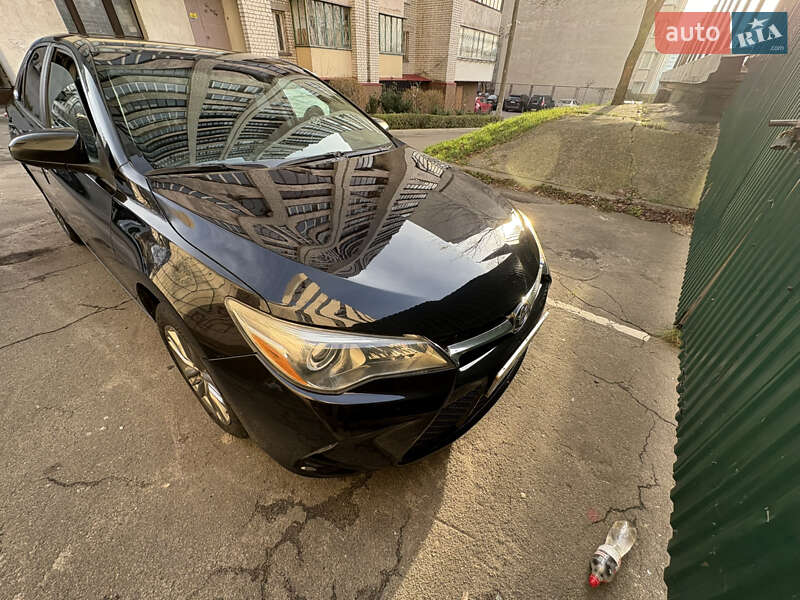 Седан Toyota Camry 2015 в Киеве