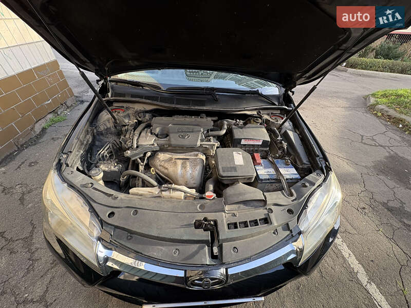 Седан Toyota Camry 2015 в Киеве