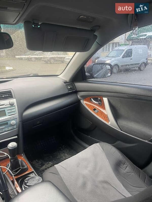 Седан Toyota Camry 2008 в Львові