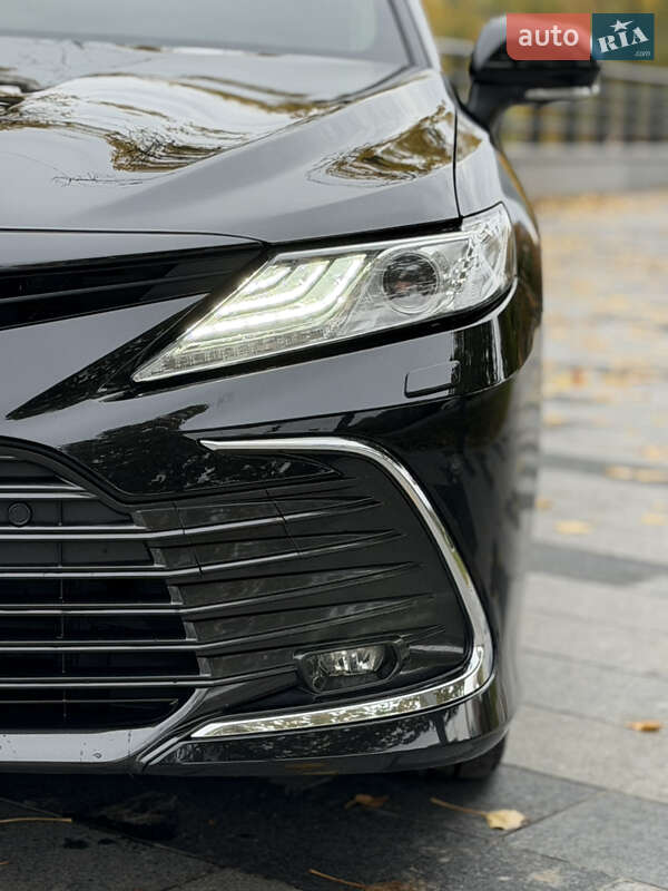 Седан Toyota Camry 2022 в Днепре