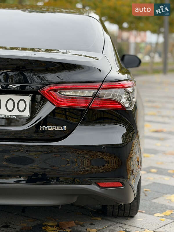 Седан Toyota Camry 2022 в Днепре