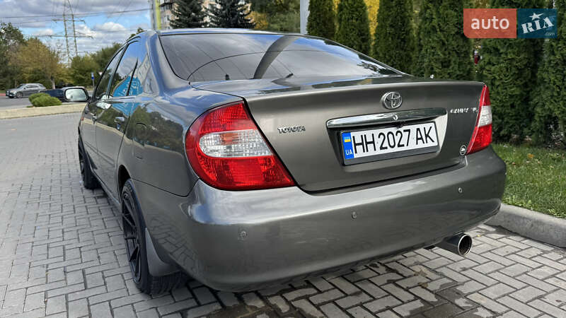 Седан Toyota Camry 2003 в Одессе