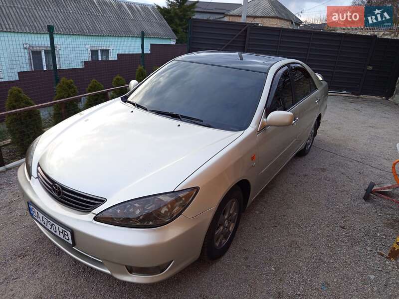 Седан Toyota Camry 2005 в Кропивницькому