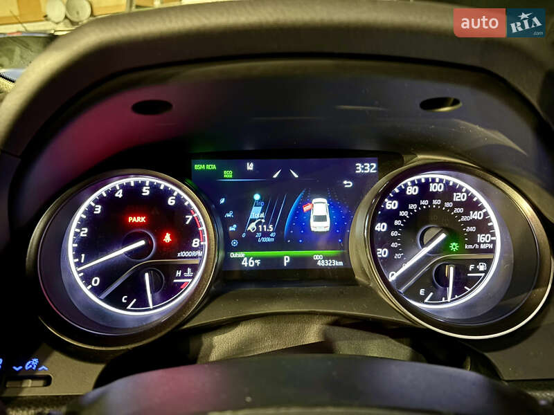 Седан Toyota Camry 2023 в Киеве