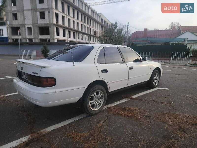 Седан Toyota Camry 1992 в Одессе