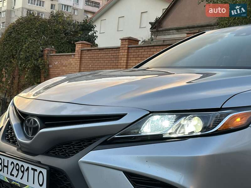 Седан Toyota Camry 2018 в Одессе