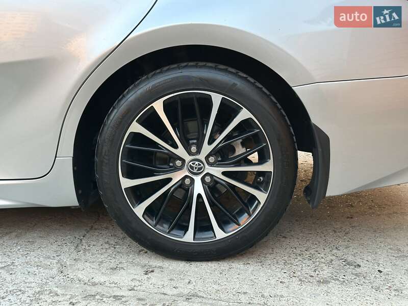 Седан Toyota Camry 2018 в Одессе